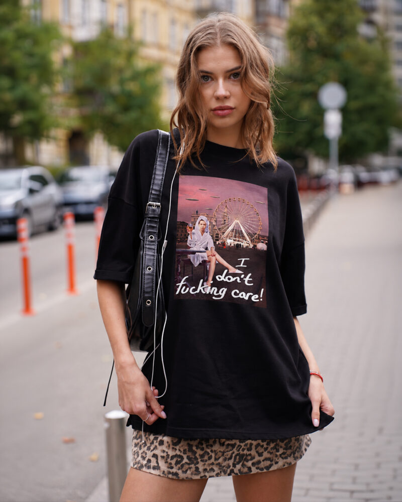 Футболка «Леся на Подолі», оверсайз / чорний